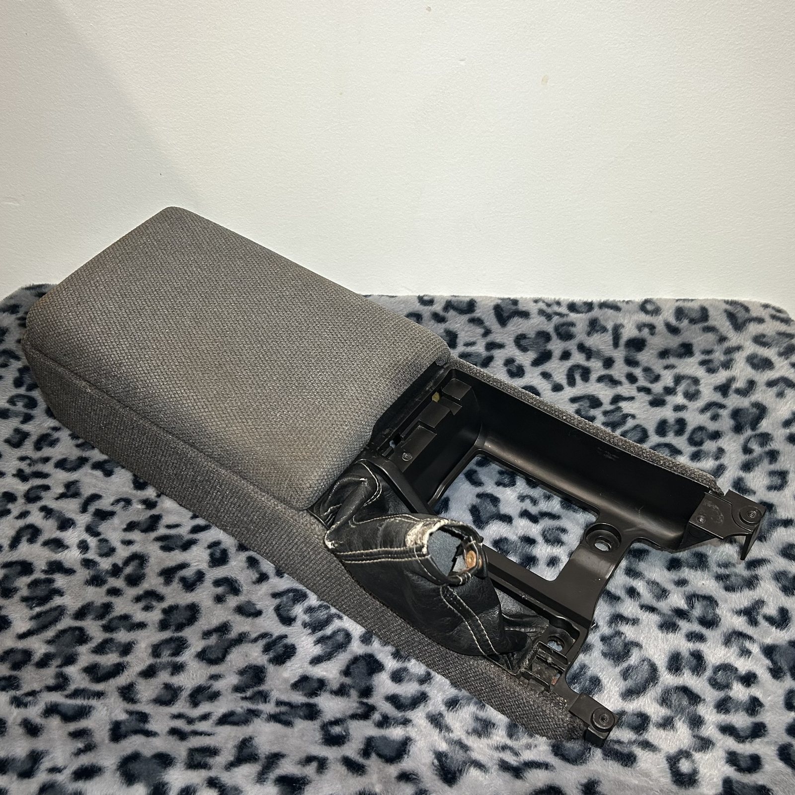 Centre Console & Handbrake Surround - 300ZX Z32