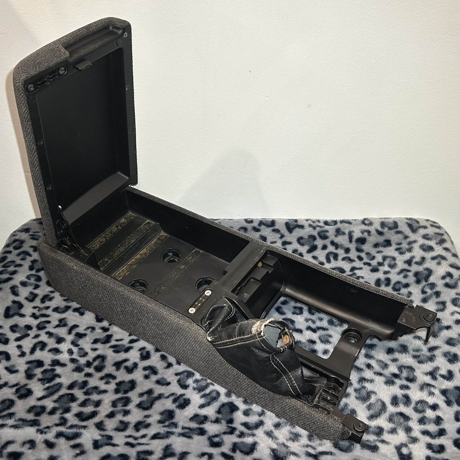 Centre Console & Handbrake Surround - 300ZX Z32