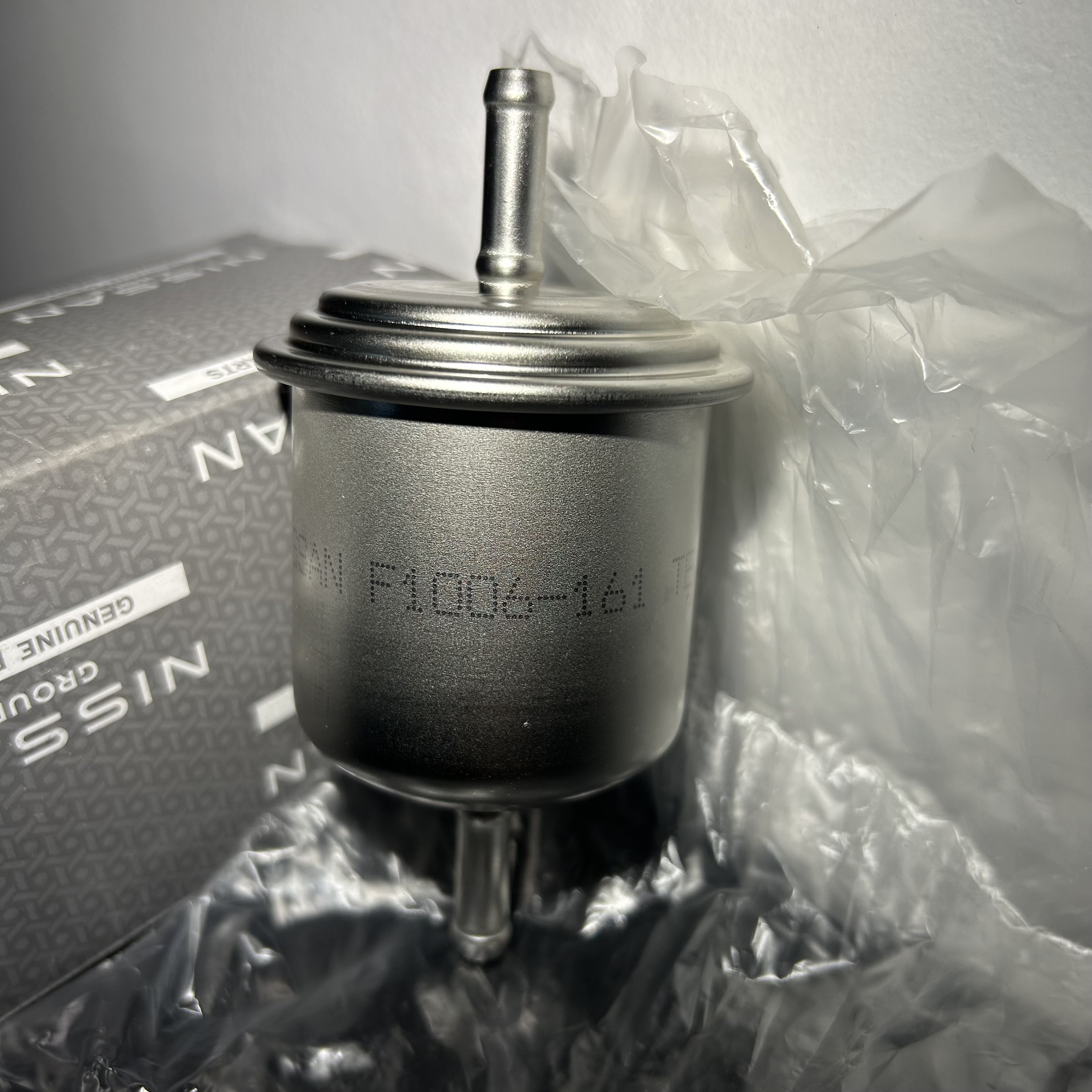 Genuine Nissan fuel filter 16400-0W01A