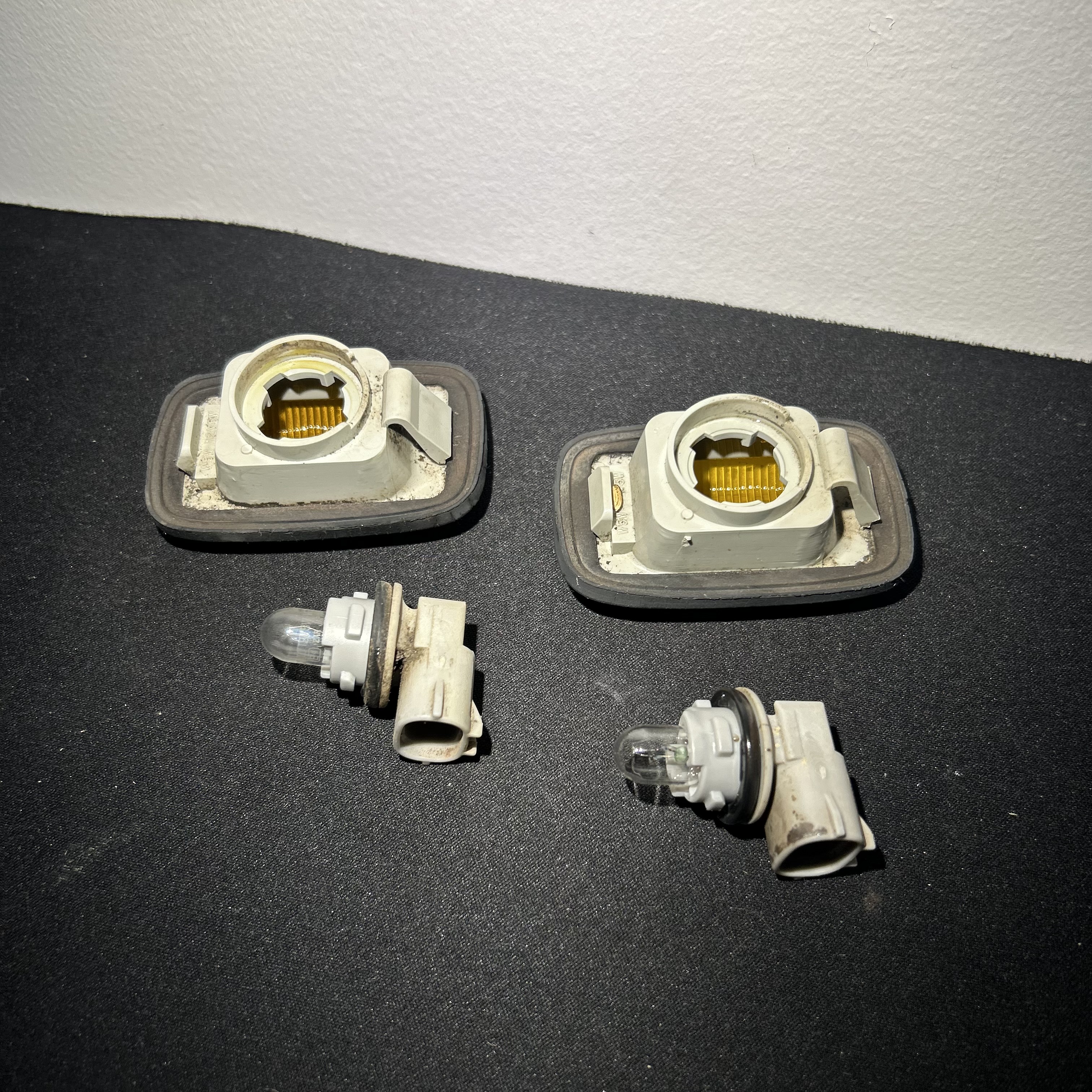OEM Toyota Hilux side indicators