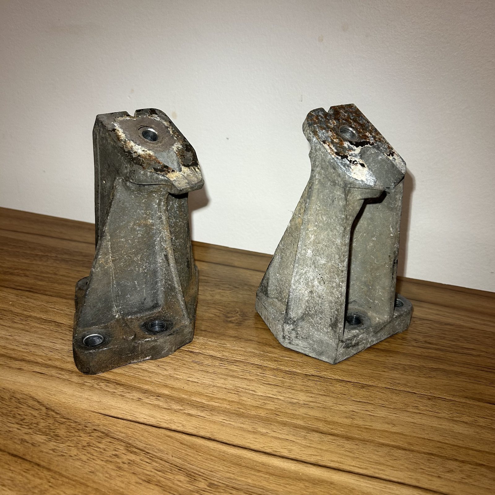 Engine Mount Pedestals Pair - 300ZX Z32