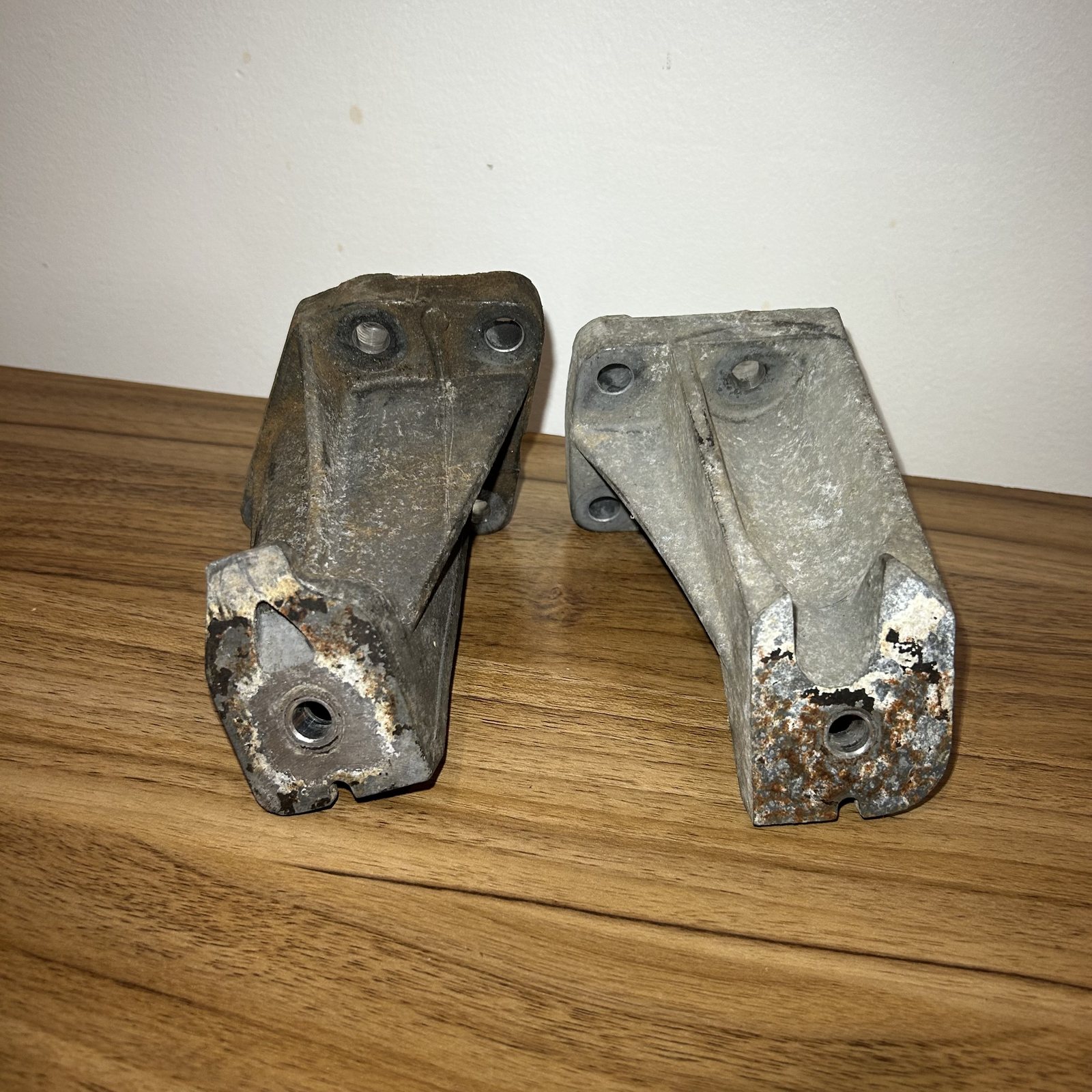 Engine Mount Pedestals Pair - 300ZX Z32