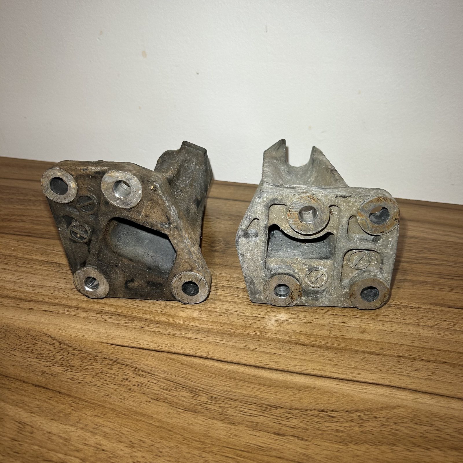 Engine Mount Pedestals Pair - 300ZX Z32