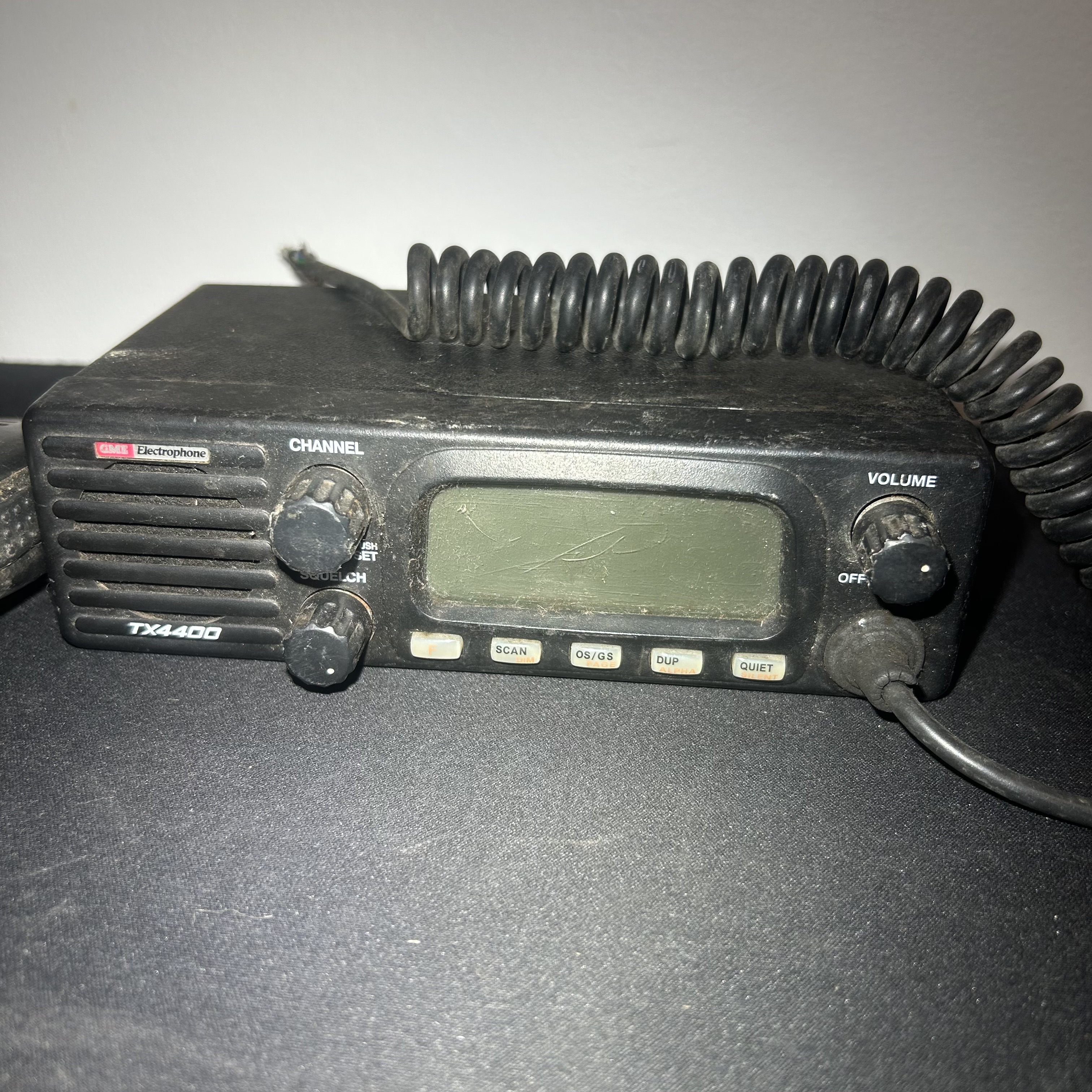 GME TX4400 UHF Radio