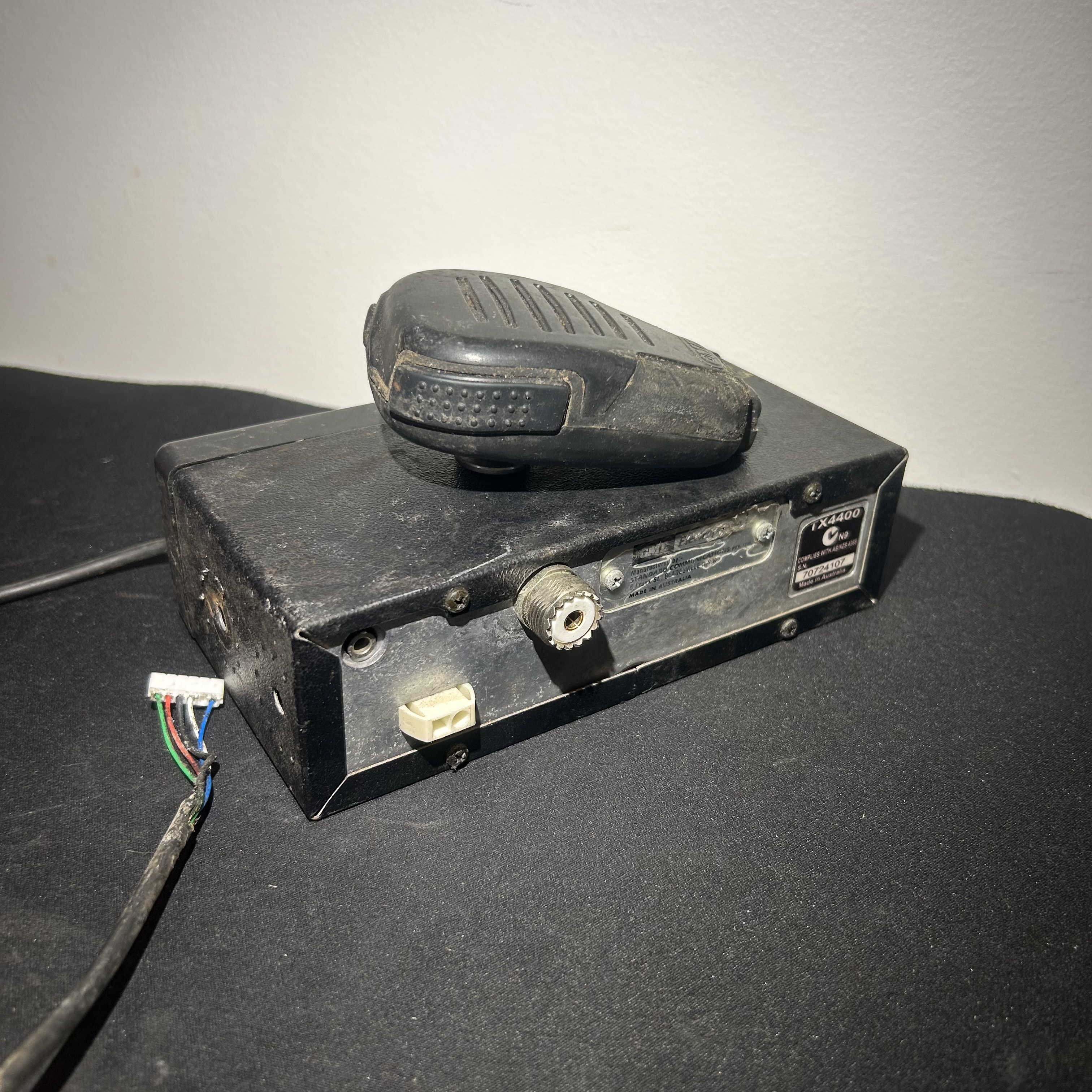 GME TX4400 UHF Radio
