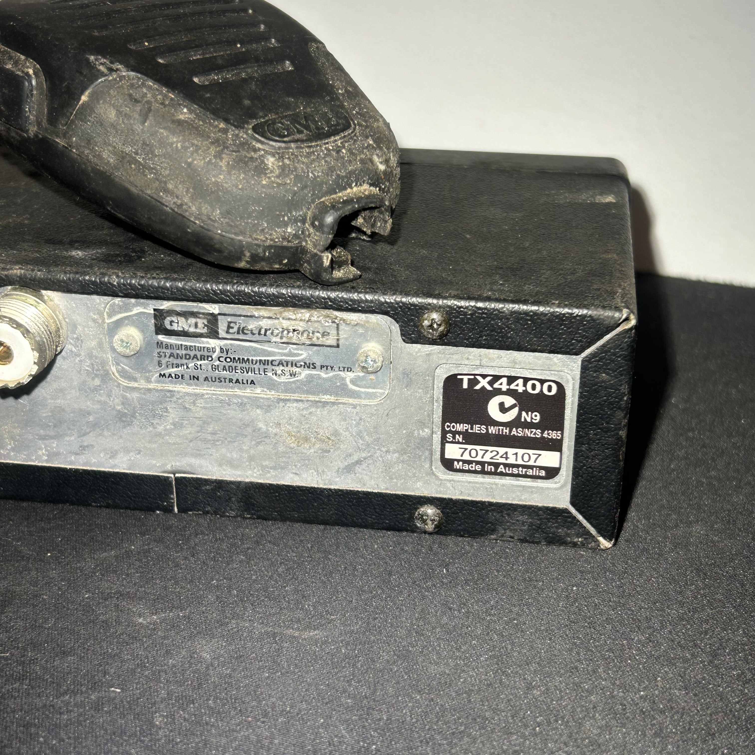 GME TX4400 UHF Radio